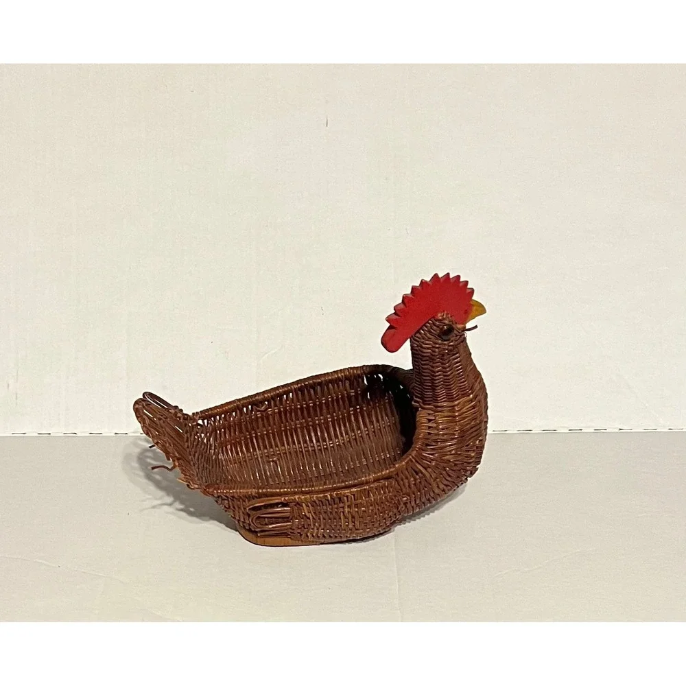Vintage Wicker Chicken Basket Cottage Core Rattan Rooster Farm Kitchen Decor